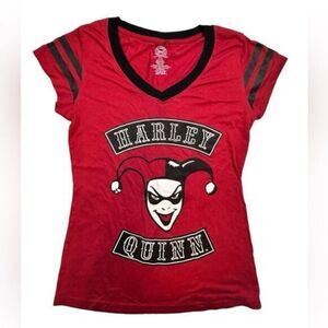 EUC DC Comics Women’s Teens Red  V Neck Graphic Tee Shirt Harley Quinn - Size L